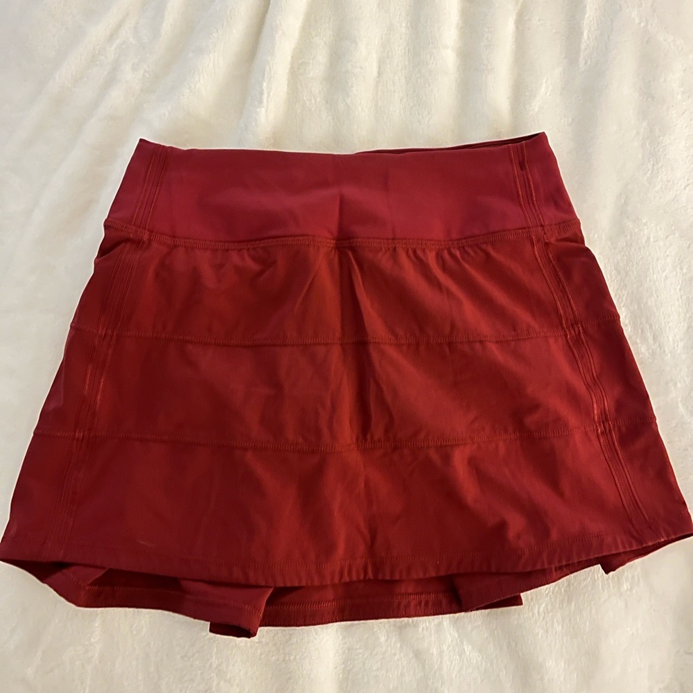 EUC Lululemon Pace Rival Skirt Size 2